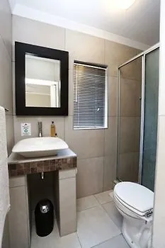 Guest house Plattekloof Premium Lodge