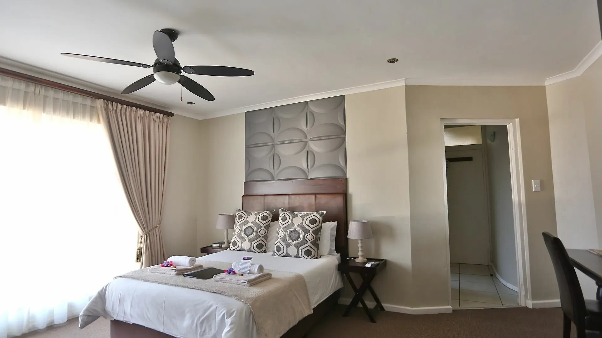 Plattekloof Premium Lodge 3*,