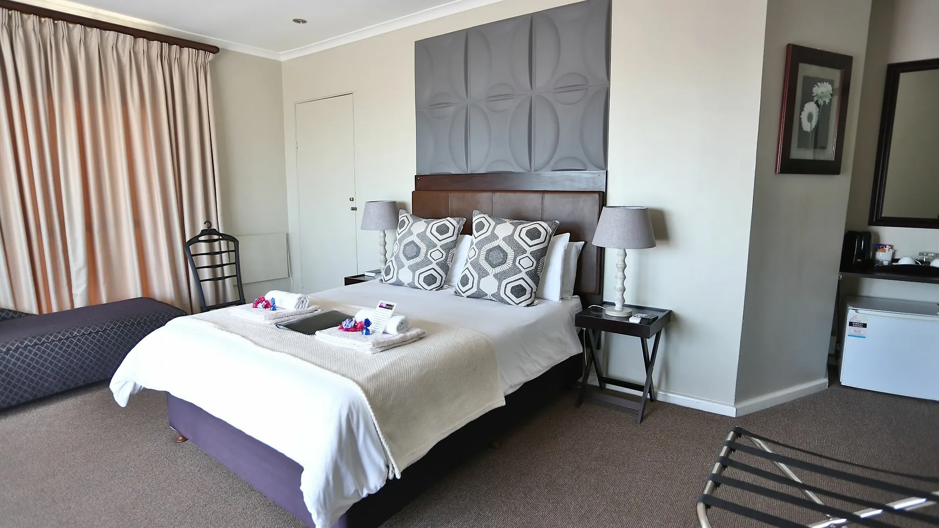 Plattekloof Premium Lodge Bellville Pensión